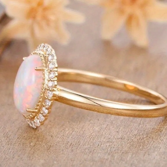 Gold Opal Ring - Picture 3 of 5